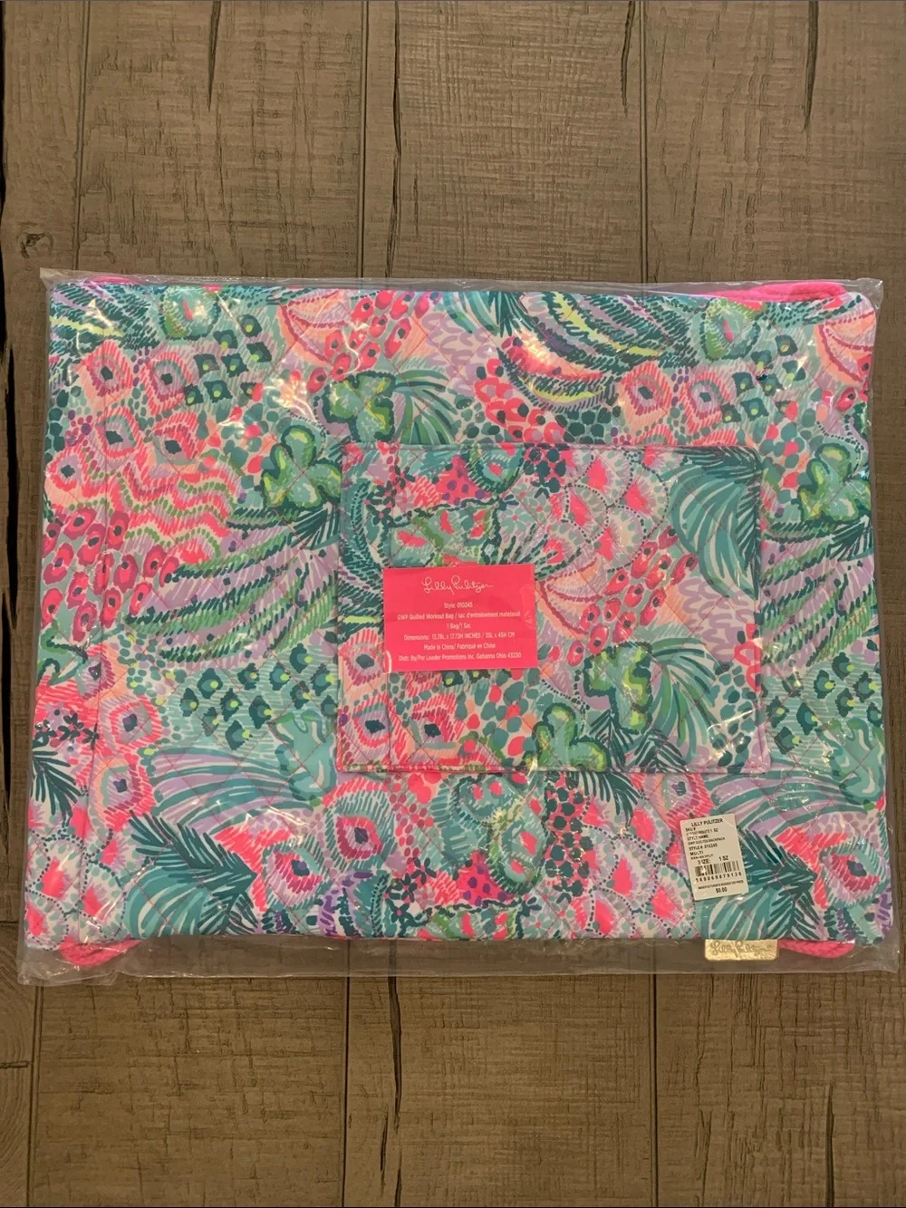 NWT—-Lilly Pulitzer Quilted Workout Bag in Banana Split